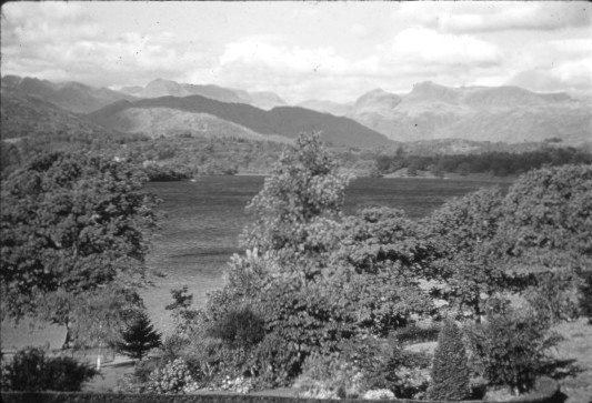 A black and white image scanned with VueScan Scanner Software before it was colorized