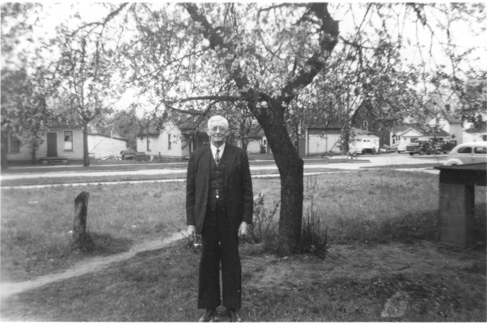 A black and white image scanned with VueScan Scanner Software before it was colorized